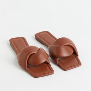 NWT H&M Leather Slides, size 4 (35)